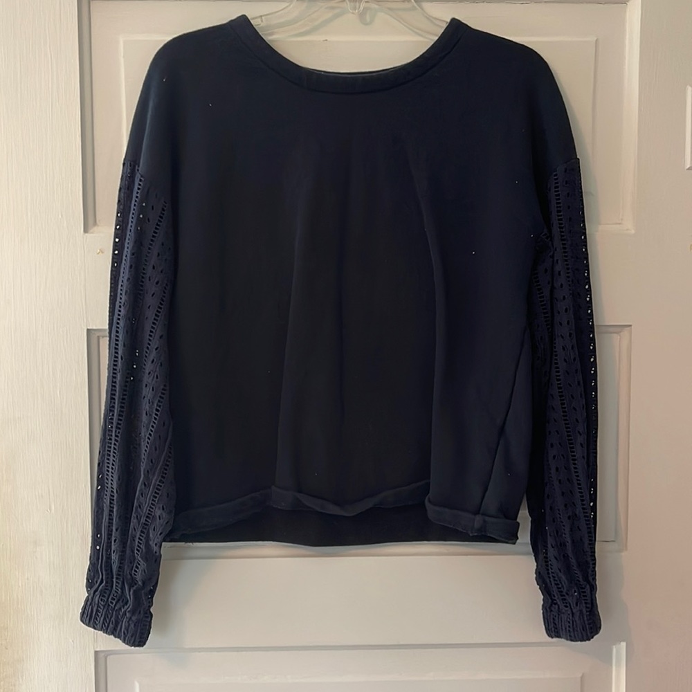 Banana Republic navy sweatshirt eyelet sleeve women’s M - Picture 1 of 4